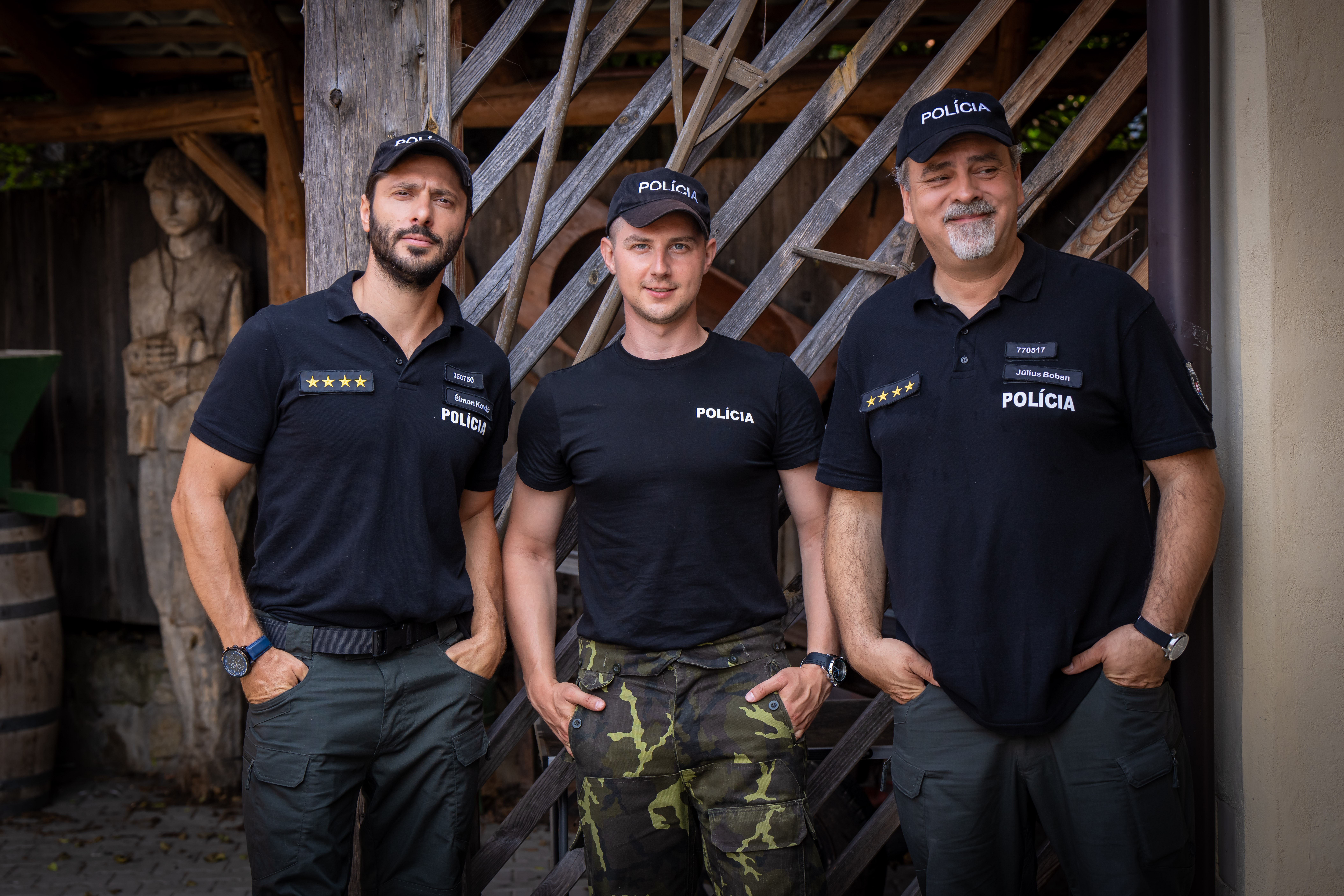 Hranica - policajti